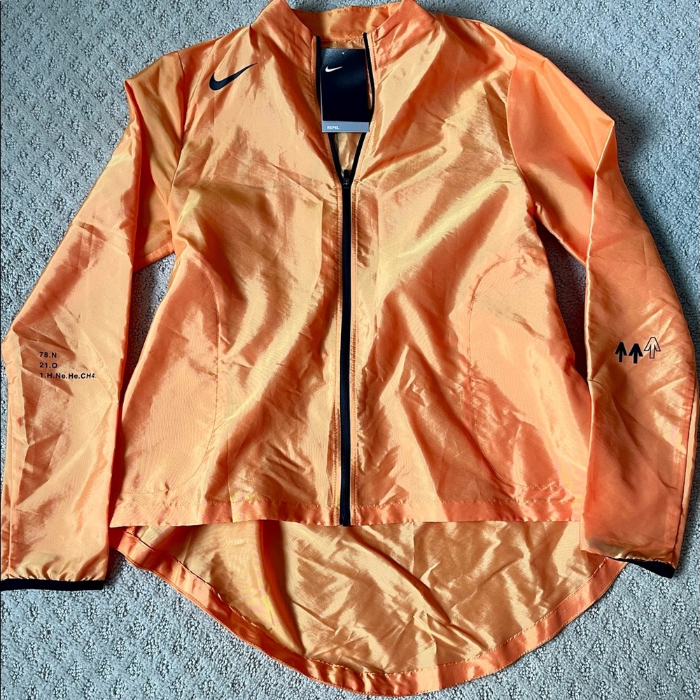 Nike Women’s Repel water repellent Jacket